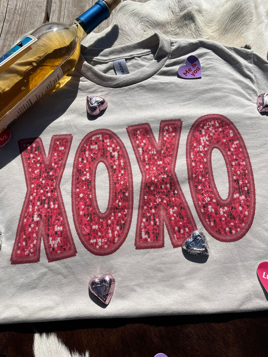 XOXO Tee